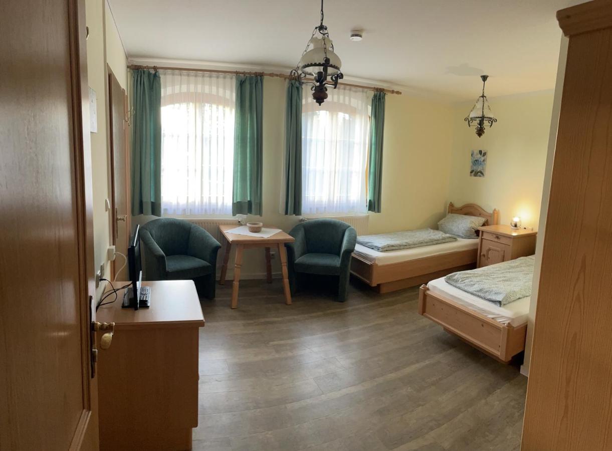 Landgasthof - Braukeller - Fattigau Oberkotzau Extérieur photo