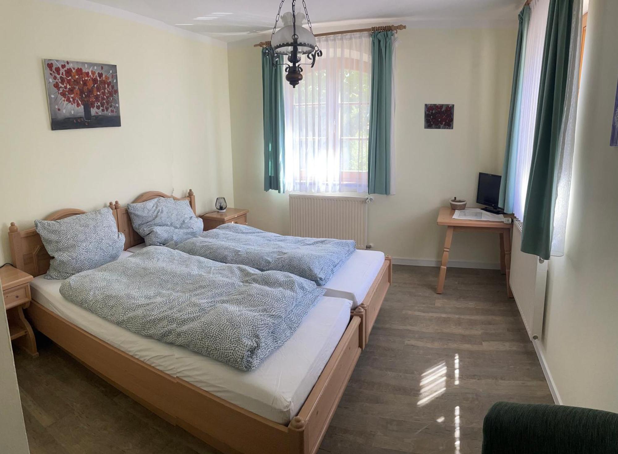 Landgasthof - Braukeller - Fattigau Oberkotzau Extérieur photo